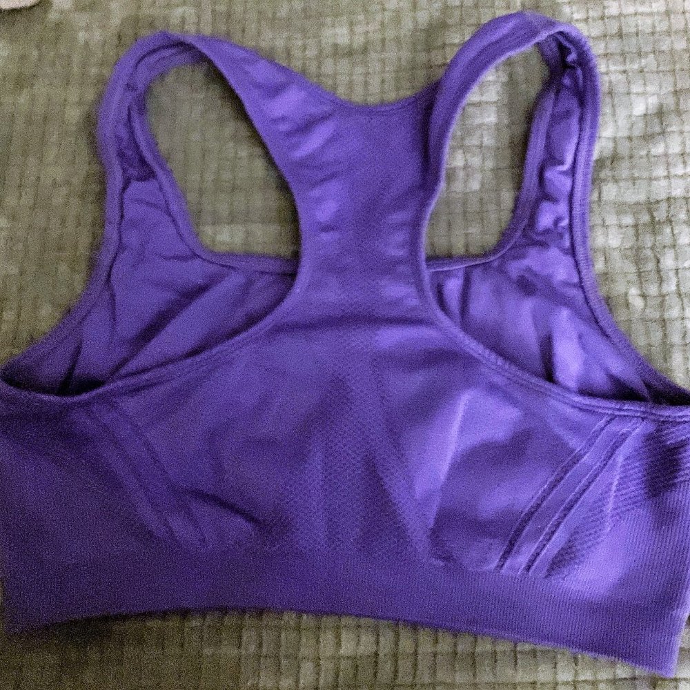 Sports  bra - Picture 2 of 3